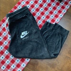 Capri length Nike Joggers (small)